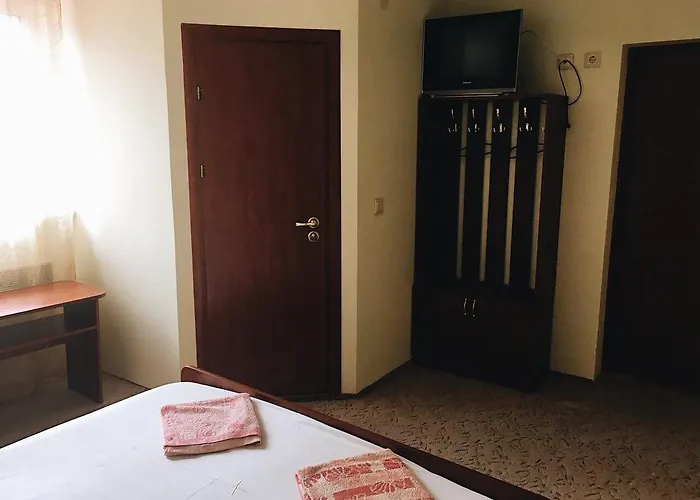 Crocus Hotel
