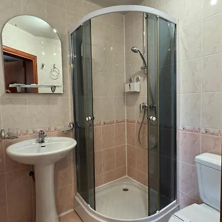 Crocus Hotel *