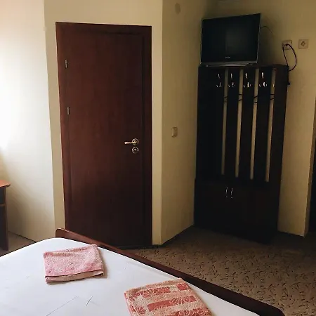 Crocus Hotel